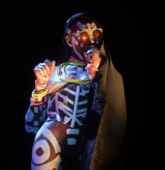 Aos 68 anos, Grace Jones se apresenta em São Paulo