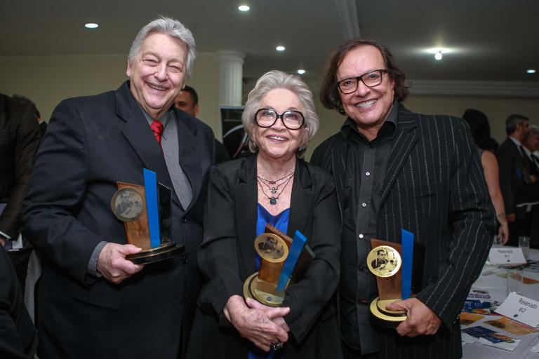 Ernani Moraes, Nathalia Timberg e Wolf Maya