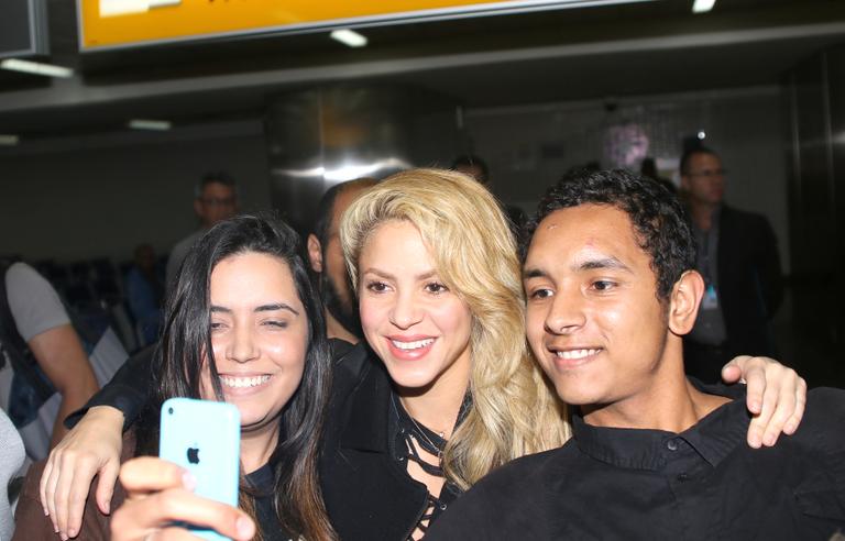 Shakira chega ao Brasil