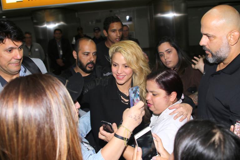 Shakira chega ao Brasil