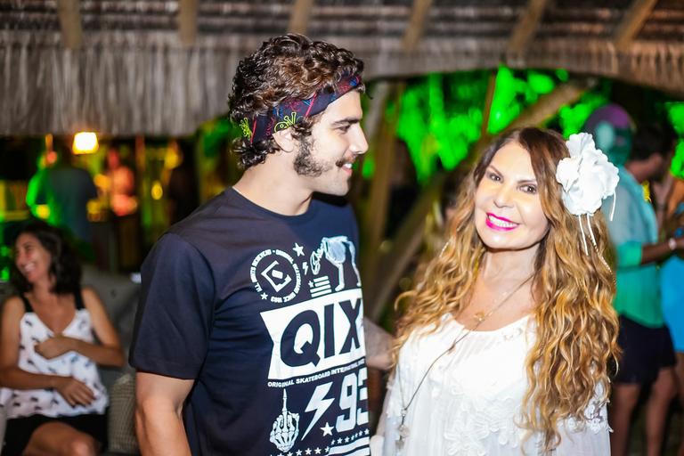 Caio Castro e Elba Ramalho