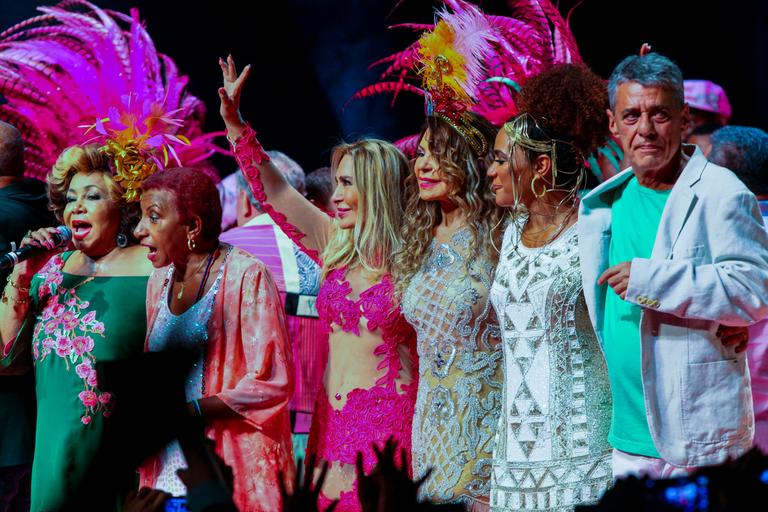 Alcione, Leci Brandão, Rosemary, Elba Ramalho, Mariene de Castro e Chico Buarque