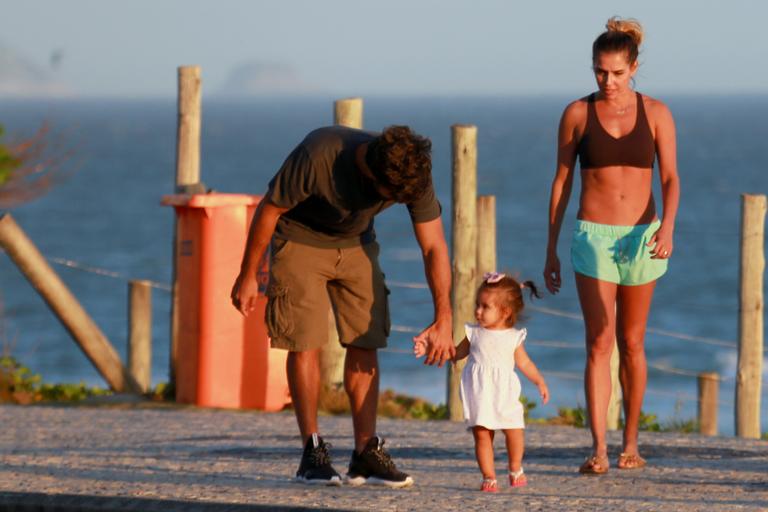 Deborah Secco, Hugo Moura e Maria Flor