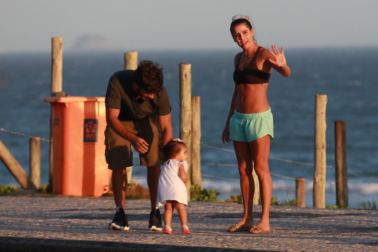 Deborah Secco, Hugo Moura e Maria Flor