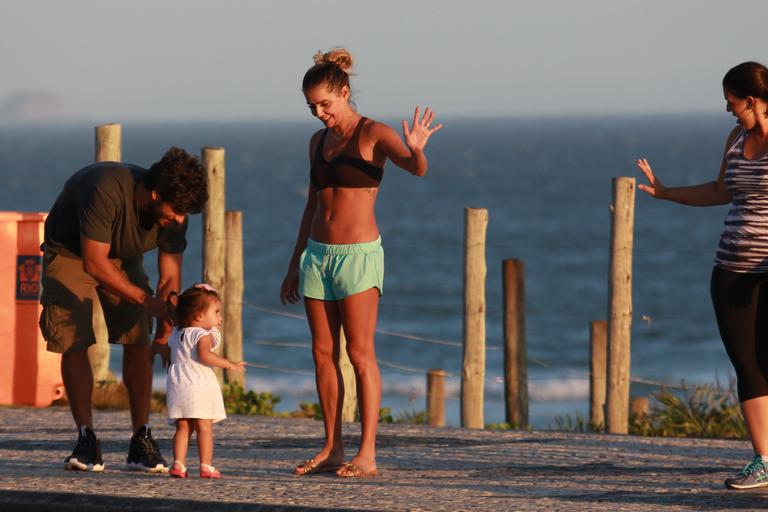 Deborah Secco, Hugo Moura e Maria Flor