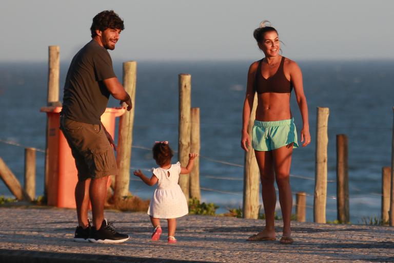 Deborah Secco, Hugo Moura e Maria Flor