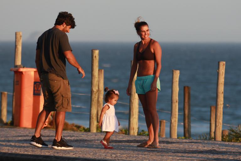 Deborah Secco, Hugo Moura e Maria Flor