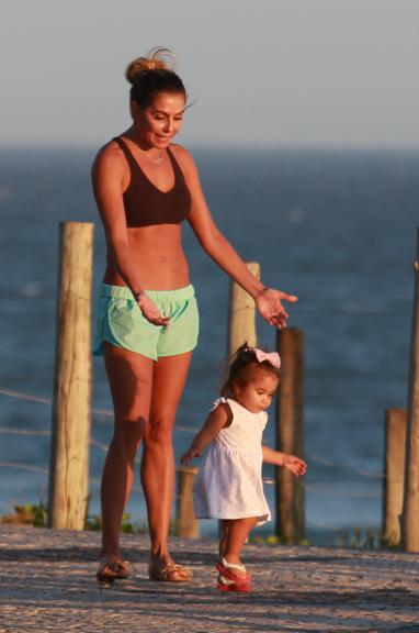 Deborah Secco, Hugo Moura e Maria Flor