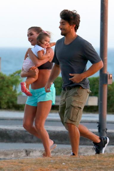 Deborah Secco, Hugo Moura e Maria Flor