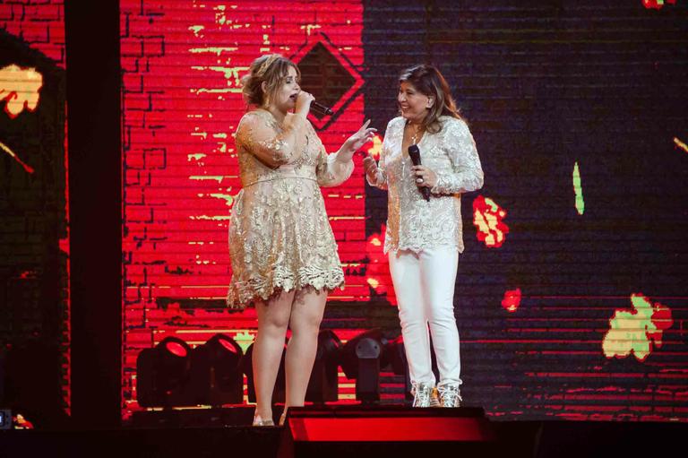 Marília Mendonça e Roberta Miranda 