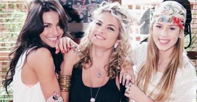 Grávida, Mel Fronckowiak reencontra Sophia Abrahão 