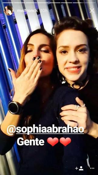 Grávida, Mel Fronckowiak reencontra Sophia Abrahão 