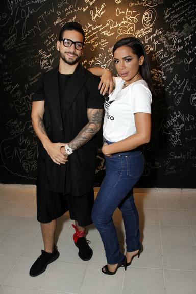 Anitta sensualiza com Maluma em show no Rio