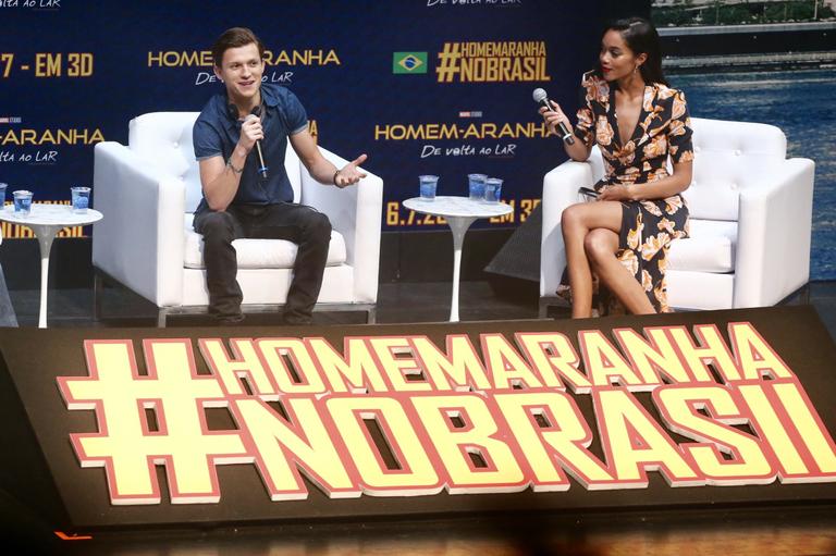 Tom Holland e Laura Harrier curtem encontro com fãs em SP