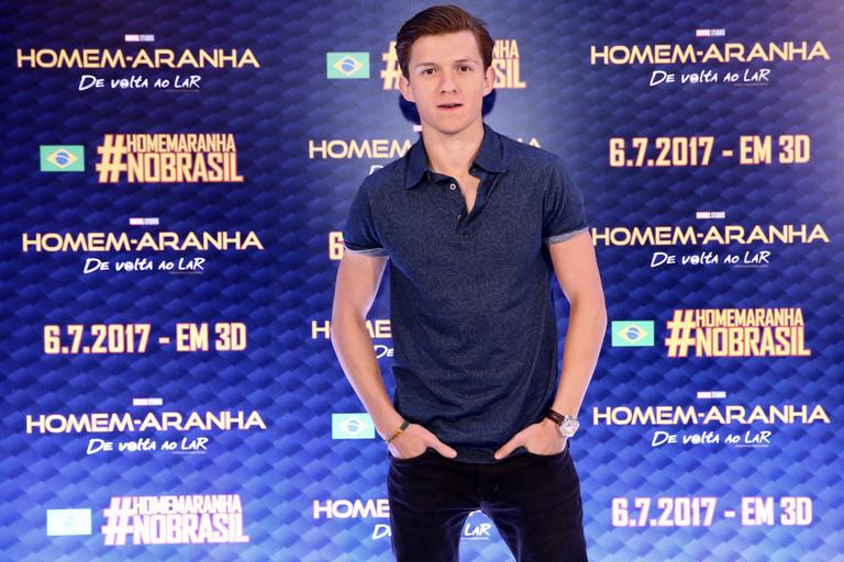 Tom Holland e Laura Harrier curtem encontro com fãs em SP