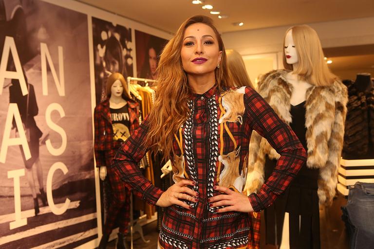 Sabrina Sato e Taís Araújo arrasam em evento de moda