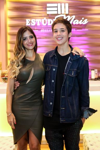 João Guilherme e Naira Ávila