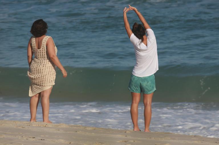 Yanna Lavigne curte passeio com a mãe