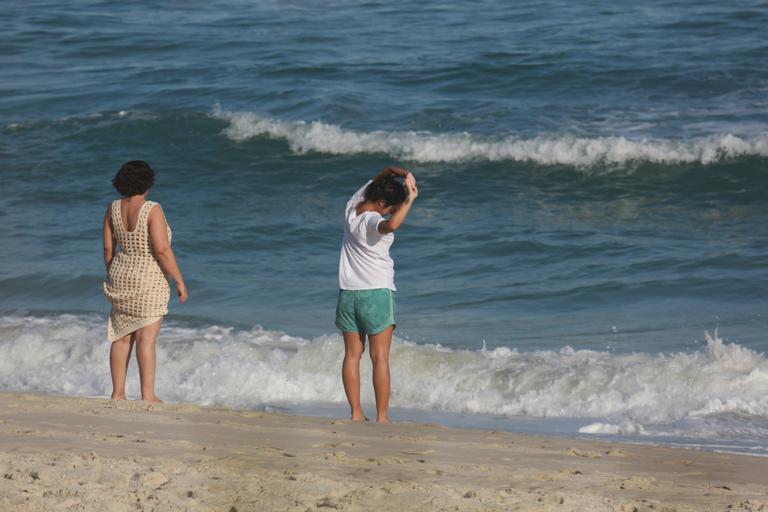 Yanna Lavigne curte passeio com a mãe