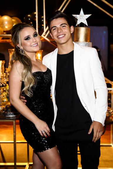 Larissa Manoela e Thomaz Costa