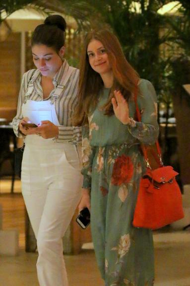 Marina Ruy Barbosa curte passeio com Luma Costa no Rio de Janeiro