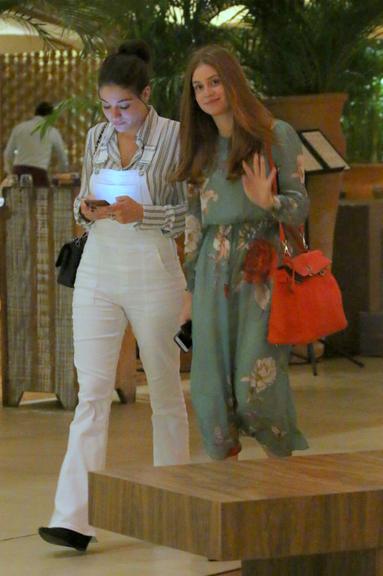 Marina Ruy Barbosa curte passeio com Luma Costa no Rio de Janeiro