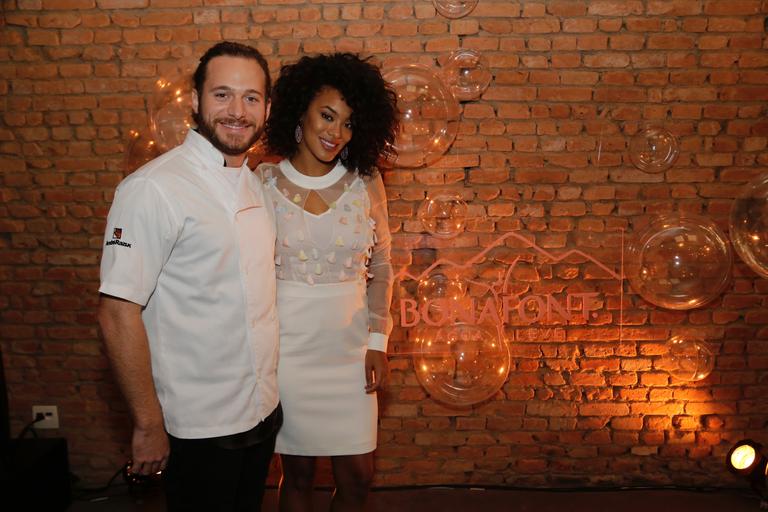 Chef Dalton Rangel e Raíssa Santana