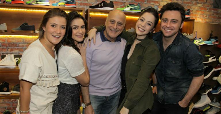 Rai Teichimam, Elisa Brites, Blota Filho, Bia Arantes e Guilherme Gorski