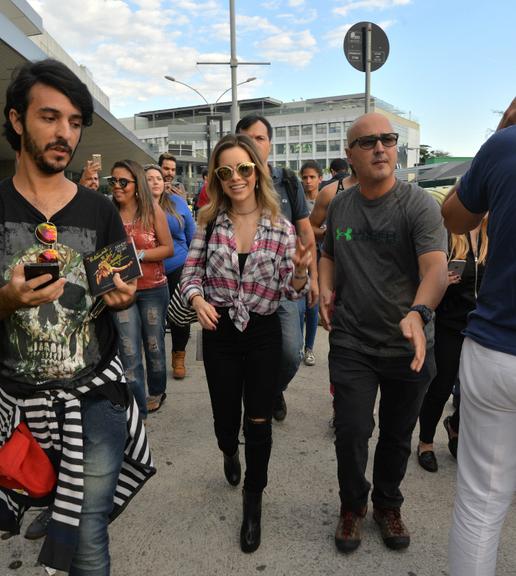 Sandy em aeroporto no Rio de Janeiro