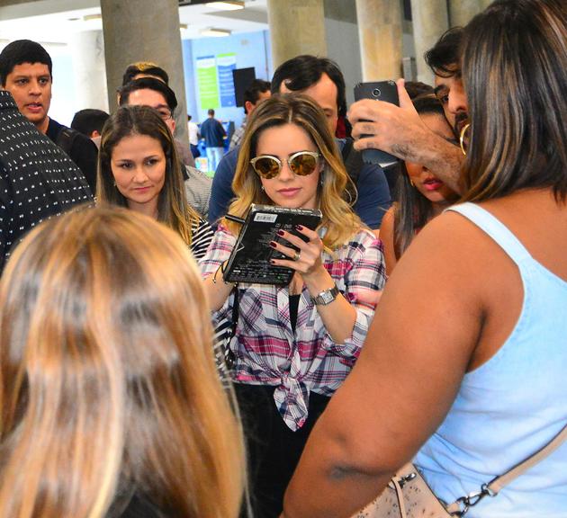 Sandy em aeroporto no Rio de Janeiro