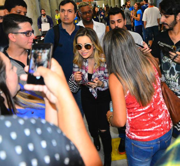 Sandy em aeroporto no Rio de Janeiro