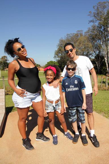 Negra Li, Sofia, Gustavo e Junior