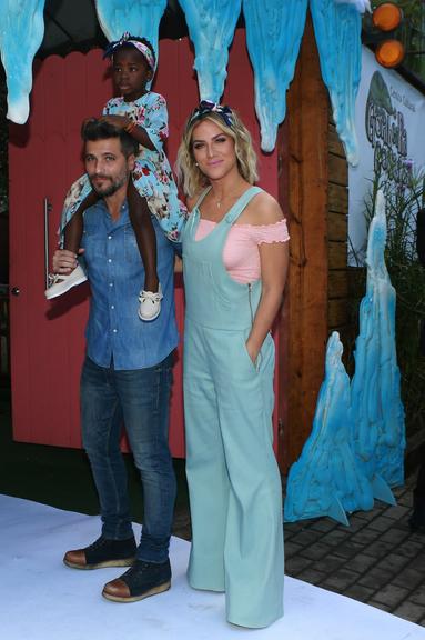 Bruno Gagliasso e Giovanna Ewbank comemoram 4 anos de Titi