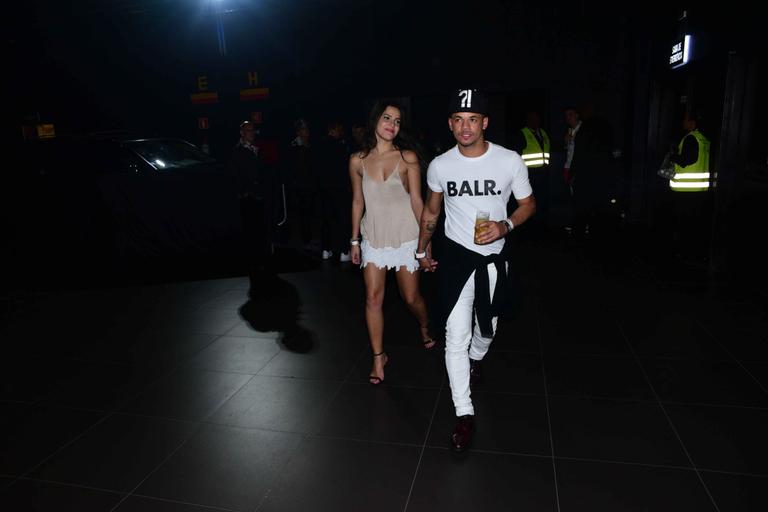 Ex-BBB Emilly Araújo curte noite com amigo de Neymar