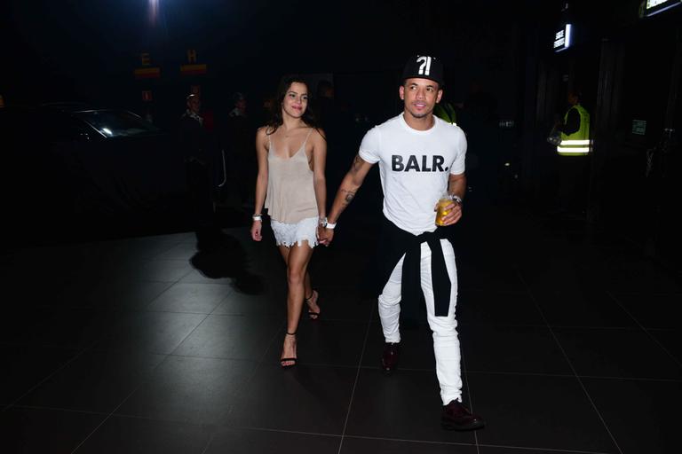 Ex-BBB Emilly Araújo curte noite com amigo de Neymar