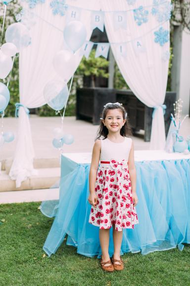 Sidney Oliveira festeja o aniversário da filha caçula