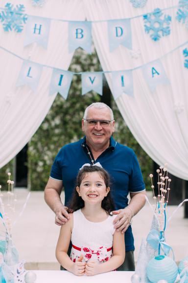 Sidney Oliveira festeja o aniversário da filha caçula