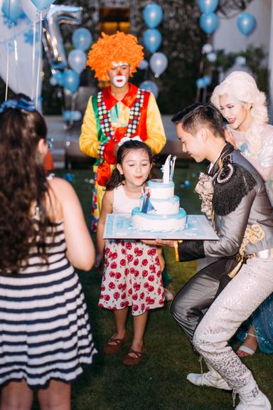 Sidney Oliveira festeja o aniversário da filha caçula