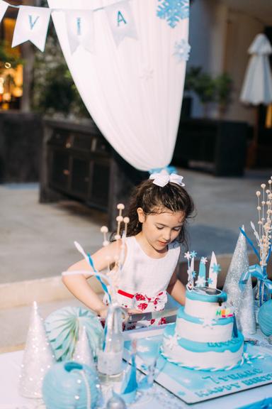 Sidney Oliveira festeja o aniversário da filha caçula