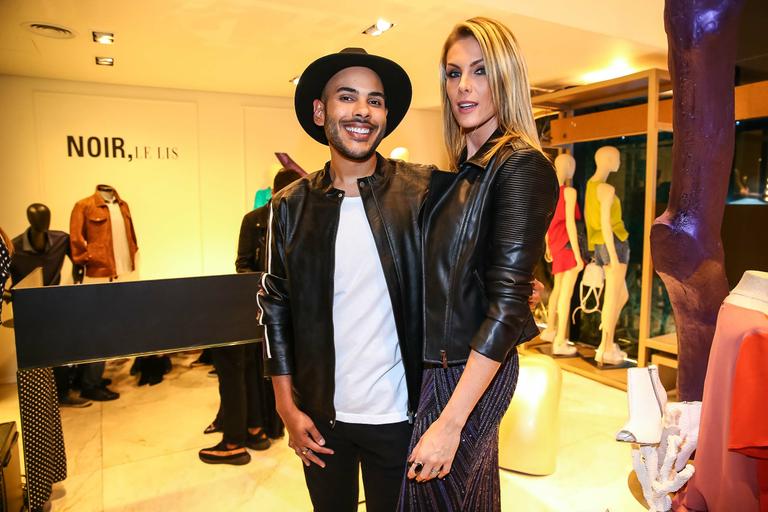 Sabrina Sato, Marina Ruy Barbosa e Ana Hickmann prestigiam evento fashion