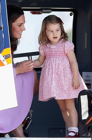 Kate Middleton combina as roupas dos filhos; veja