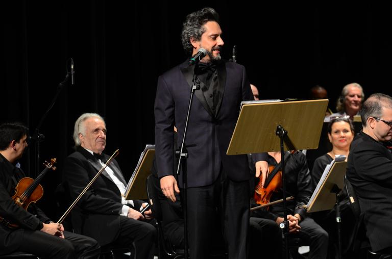 Alexandre Nero participa de concerto com João Carlos Martins