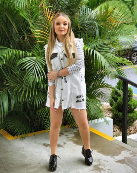 Inspire-se nos looks confortáveis da atriz Larissa Manoela