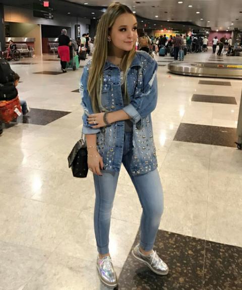 Inspire-se nos looks confortáveis da atriz Larissa Manoela