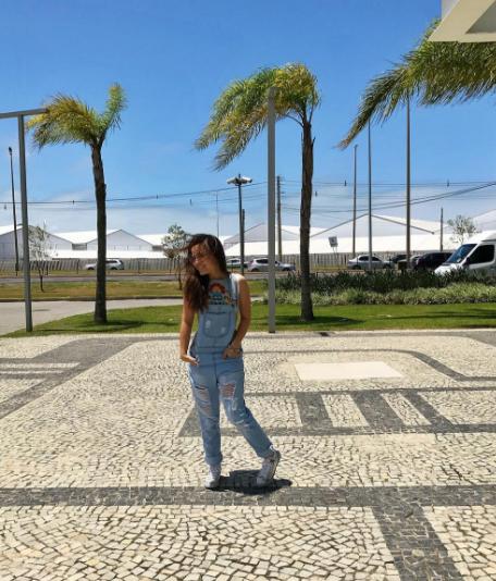 Inspire-se nos looks confortáveis da atriz Larissa Manoela