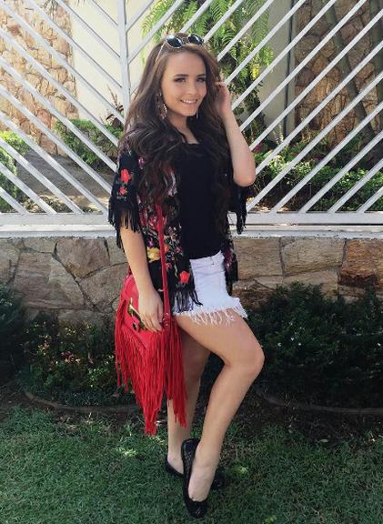 Inspire-se nos looks confortáveis da atriz Larissa Manoela