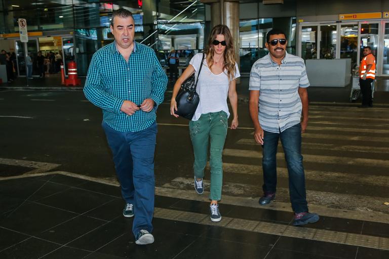 Gisele Bündchen em aeroporto