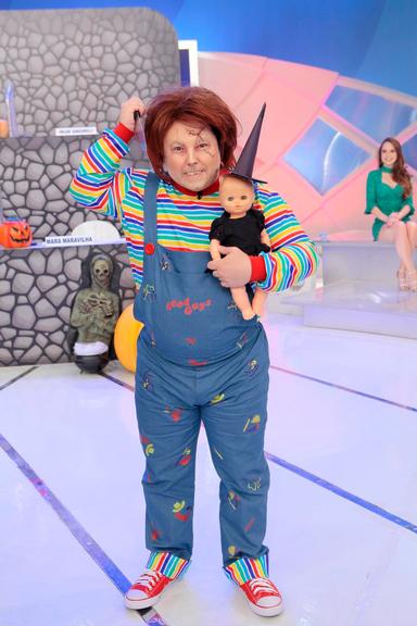 Silvio Santos exibe especial de Halloween com a turma do “Jogo dos Pontinhos”  