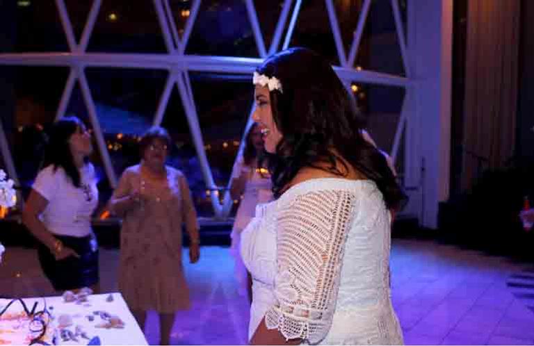 Fabiana Karla celebra seu aniversário de 42 anos