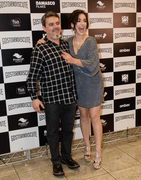 Cássio Gabus Mendes e Kéfera participam do lançamento do filme 'Gosto Se Discute'